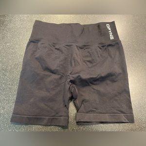 DFYNE dynamic shorts 4.5” in black